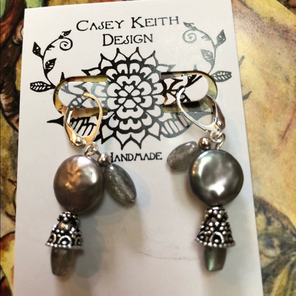 Coin Pearl & Labradorite Earring